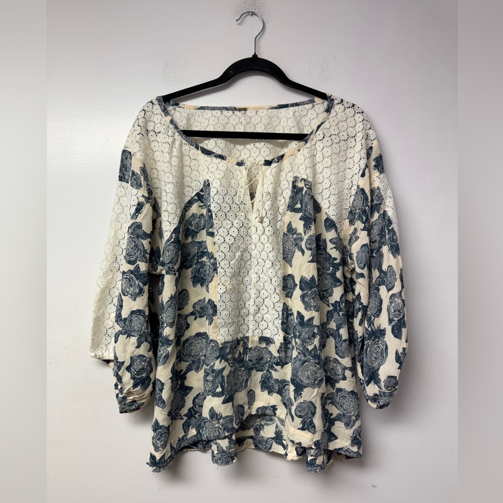 Free People Moon River Floral Peasant Top Medium Blue Ivory Boho Oversized A2 - Picture 4 of 11